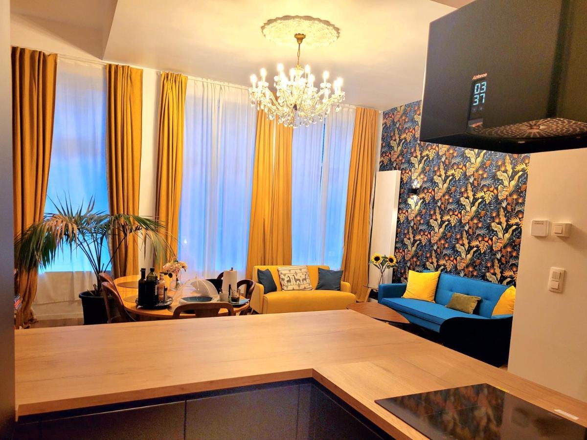 Brand New Camelia Room With Private Bathroom Bryssel Exteriör bild