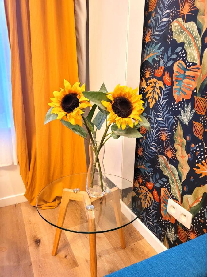 Brand New Camelia Room With Private Bathroom Bryssel Exteriör bild