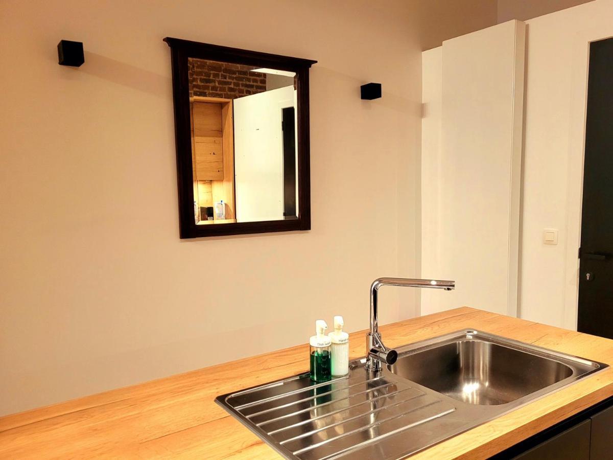 Brand New Camelia Room With Private Bathroom Bryssel Exteriör bild