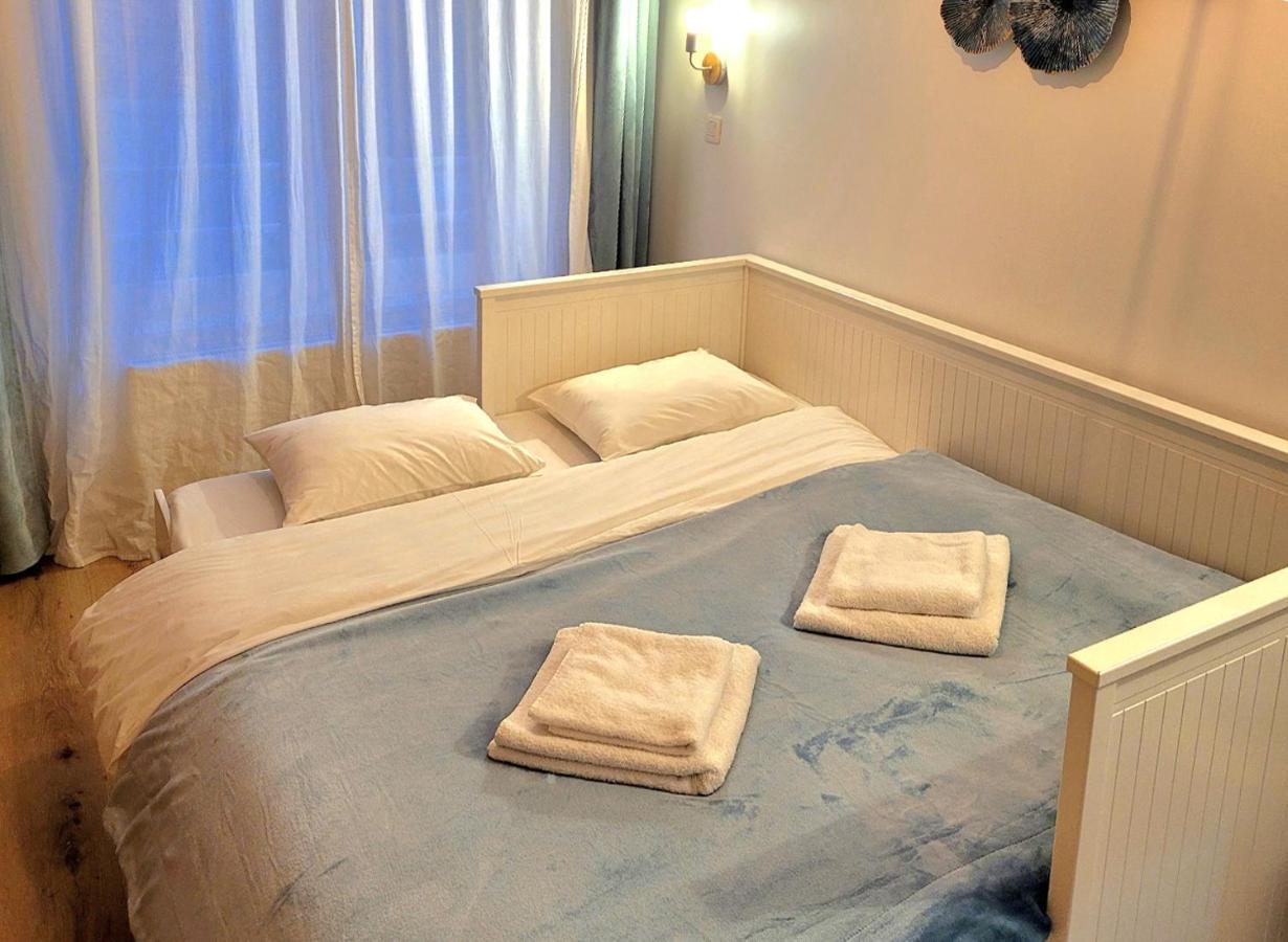 Brand New Camelia Room With Private Bathroom Bryssel Exteriör bild