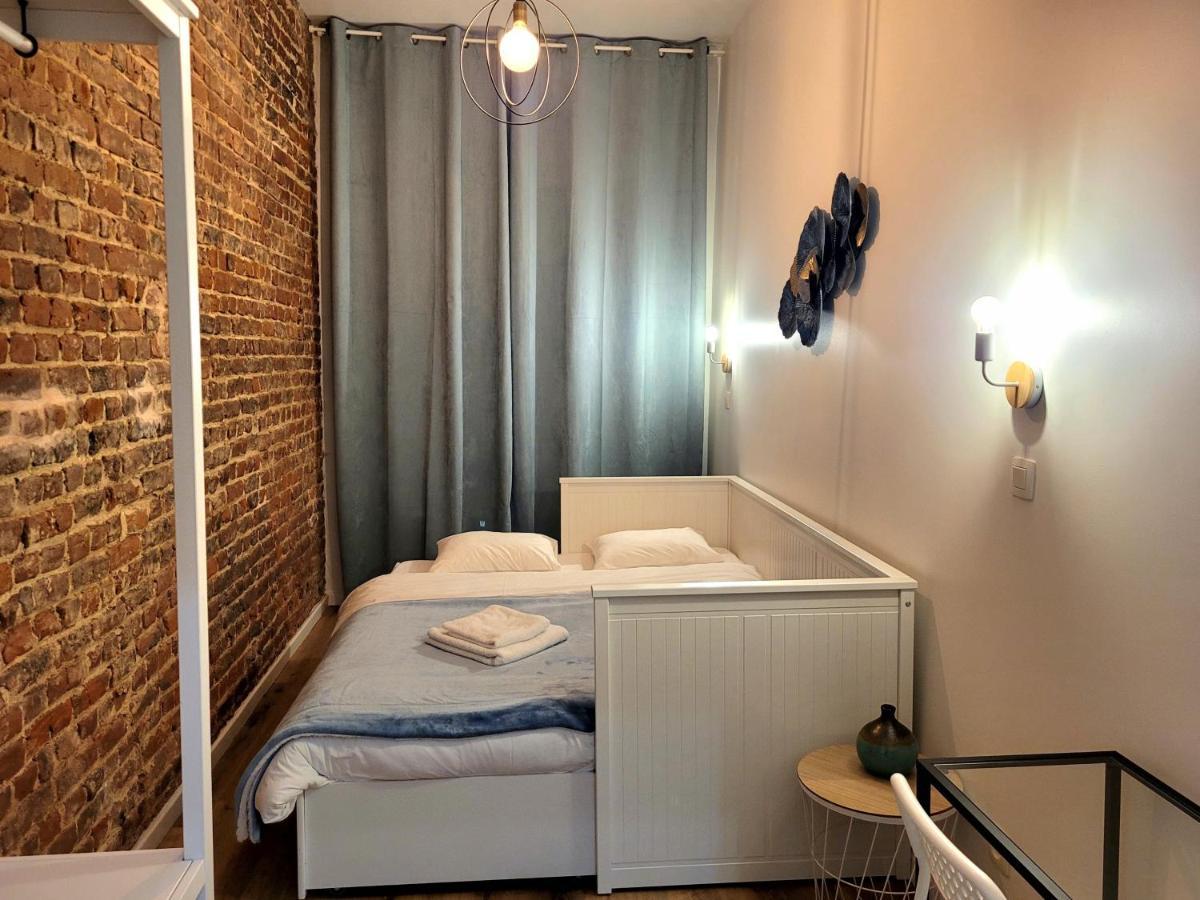 Brand New Camelia Room With Private Bathroom Bryssel Exteriör bild